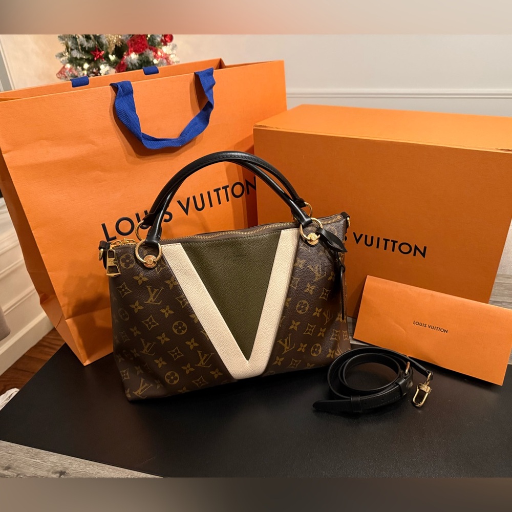 Louis Vuitton MM V tote